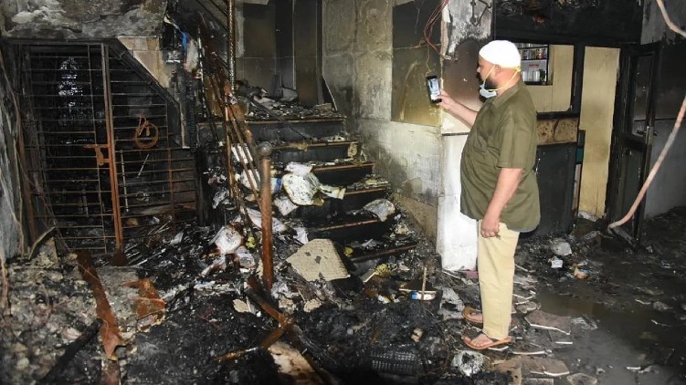 Fire hospital kills 4