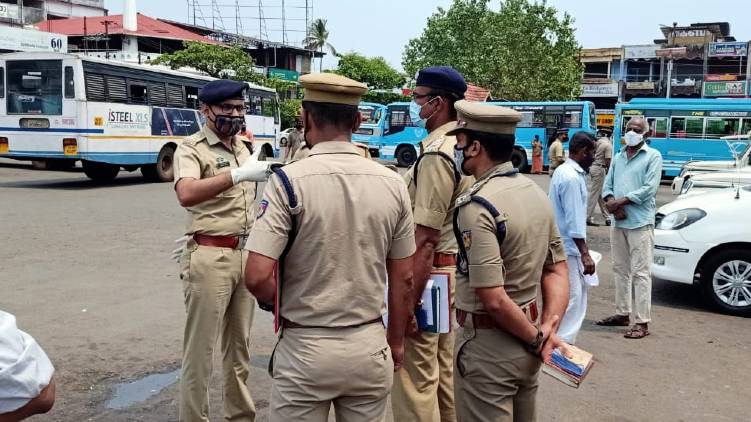 curfew in some places of kannur
