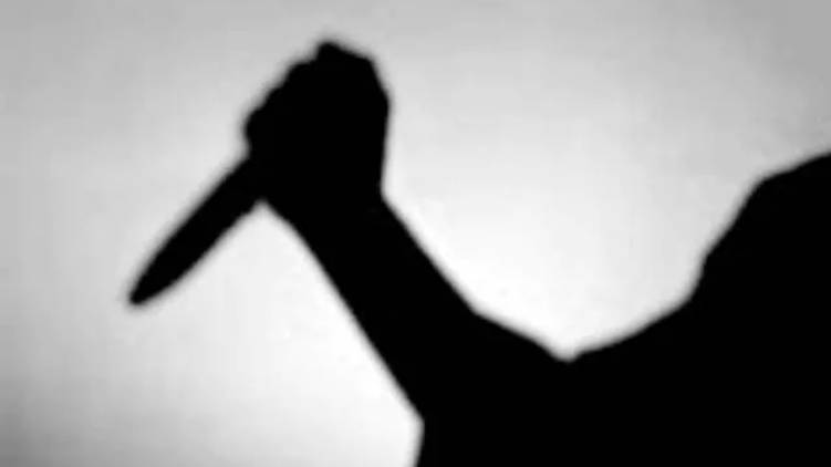 kollam ldf activist threatens udf workers with sword