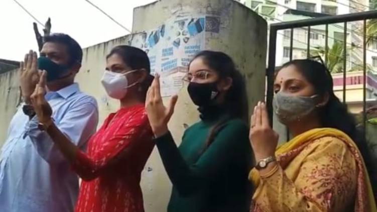 krishnakumar family cast vote
