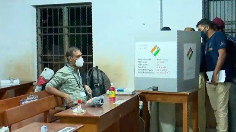 mock polling begun in kerala