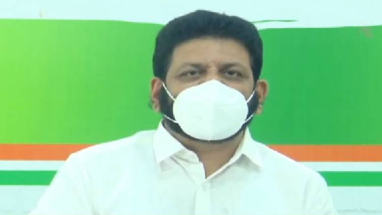 v k sreekandan