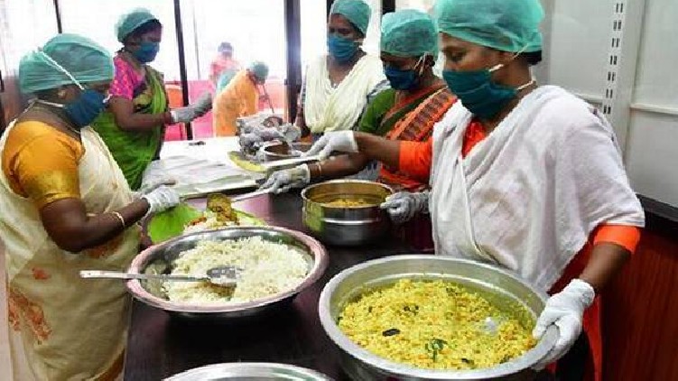 Community kitchens Pinarayi Vijayan