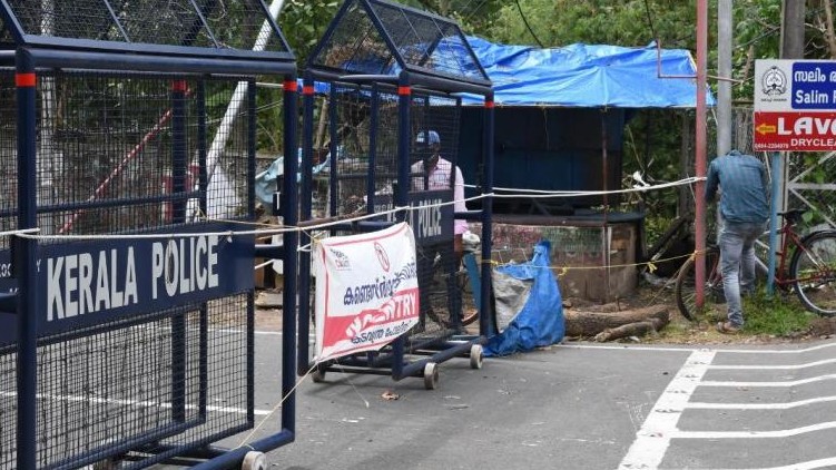 Lockdown reduce covid Pinarayi
