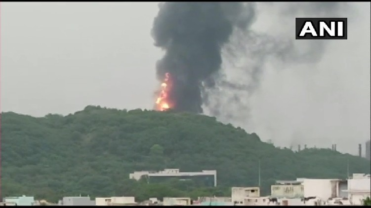 fire breaks out HPCL