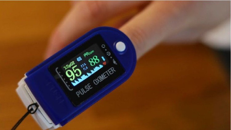 pinarayi vijayan pulse oximeter