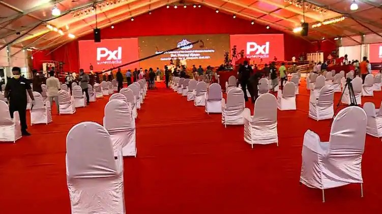 government reduced chairs swearing