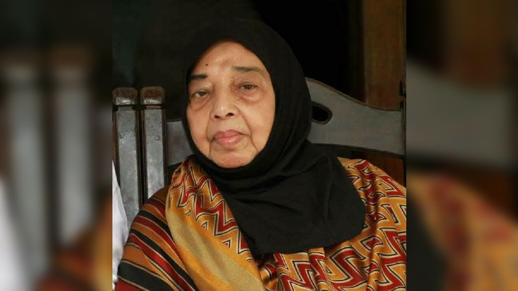 UA Khader's wife dies