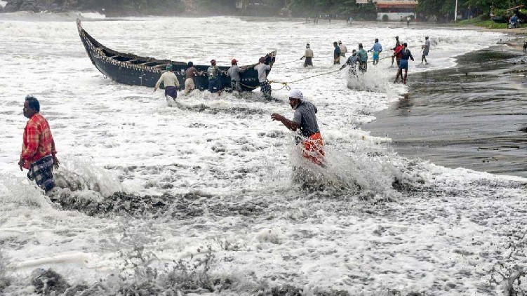 tauktae cyclone high tide