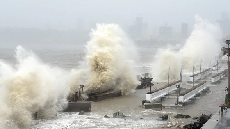 tauktae cyclone in gujarat