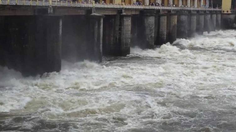 bhoothathankettu dam shutter opened