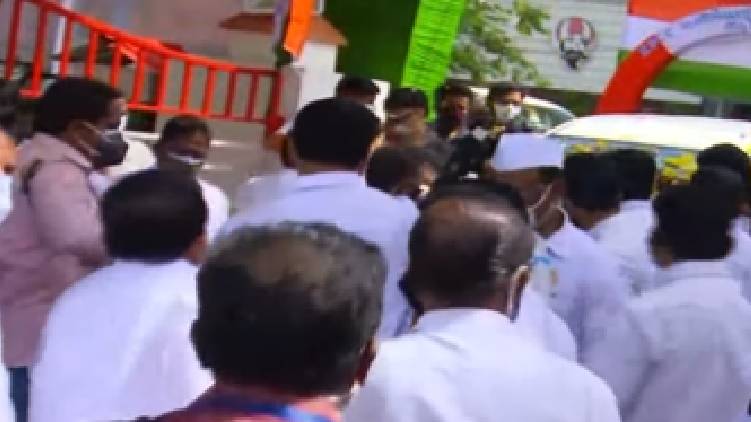 kpcc crowd