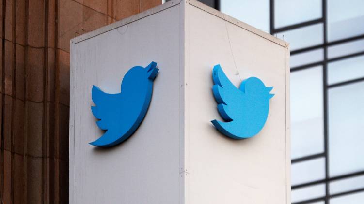 womens commission takes case against twitter