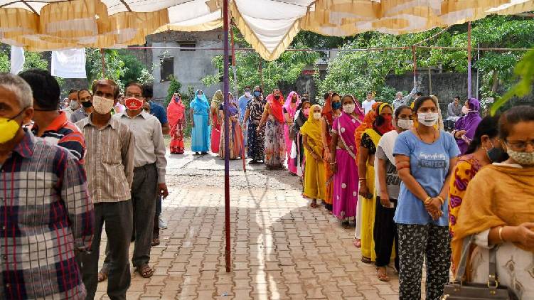 India Reports 39097 Covid Cases