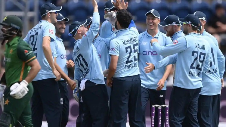 england won pakistan odi