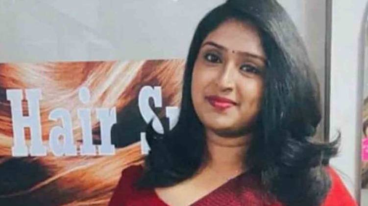 Lawyer scam woman appeared in court escaped