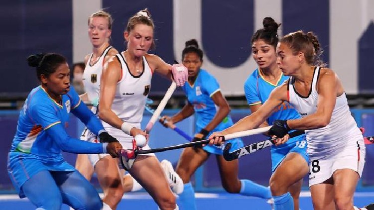 olympics india lost hockey