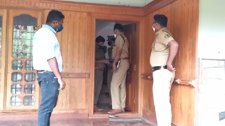 fake note found piravom
