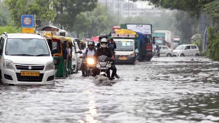 delhi flood alert