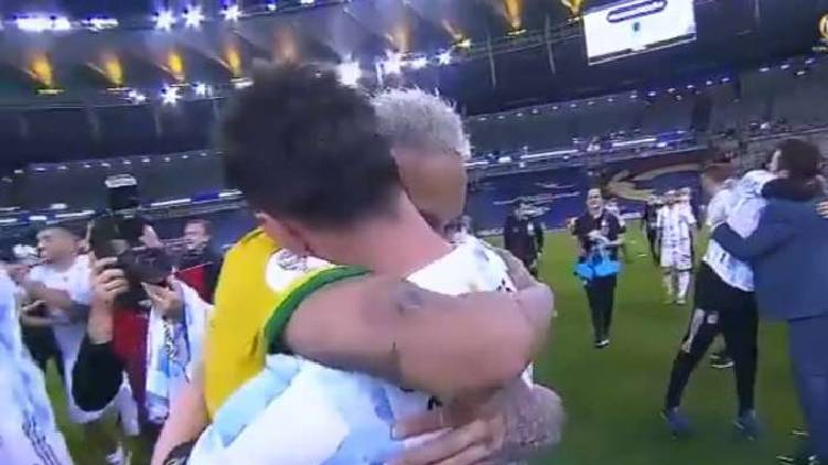 messi neymar long hug after copa america