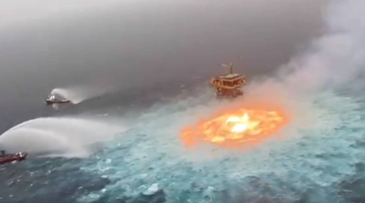 Fireball in the middle of the sea;  The world was shocked to see the video