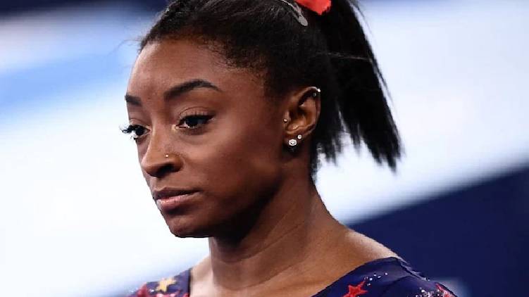 simone biles quits