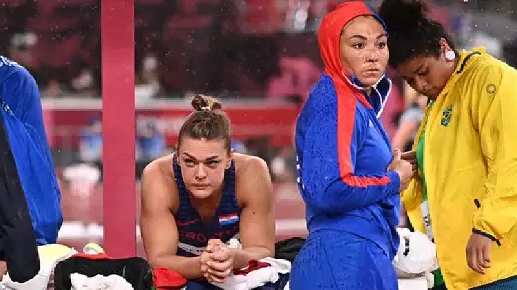 rain discuss throw delayed