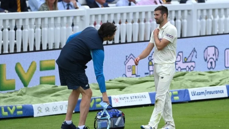 Mark Wood out test