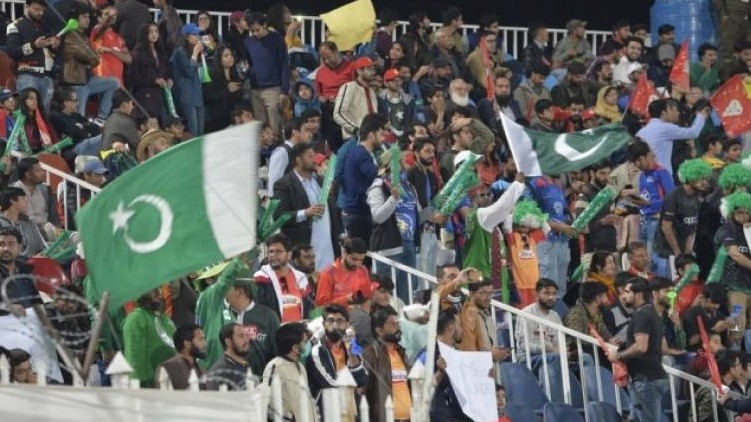 Spectators Pakistan New Zealand