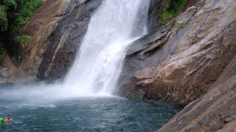 naval officer drowned dead