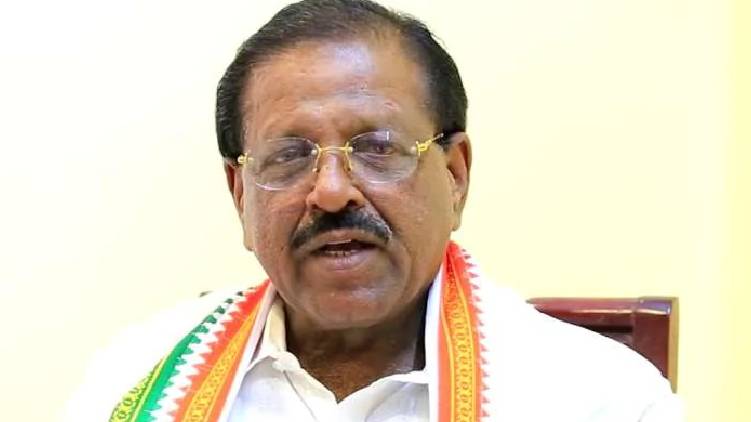 complaint against rajmohan unnithan