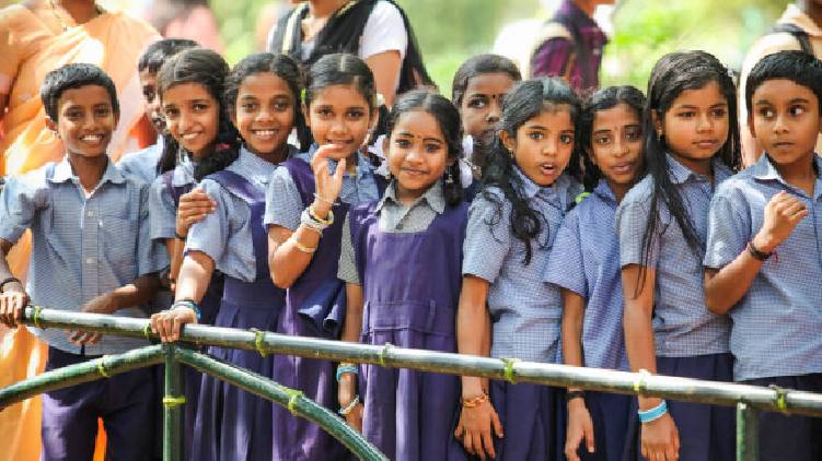 free school uniform project