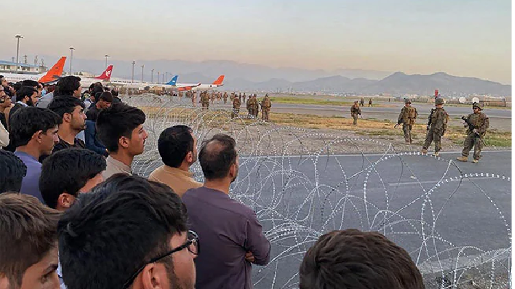 Crowd Mobs at Kabul Airport