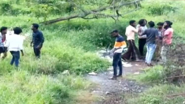 kozhikode photographer manhandled
