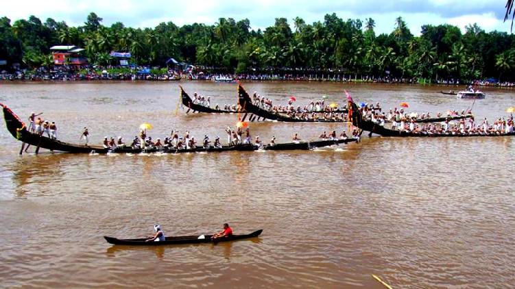 uthrattathi vallamkali