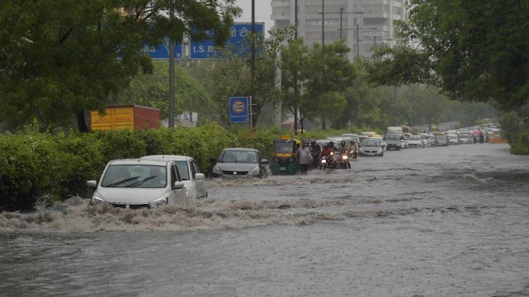 heavy rains delhi