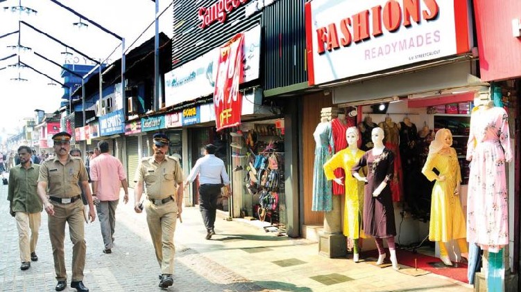 kozhikode lockdown, shops reopen