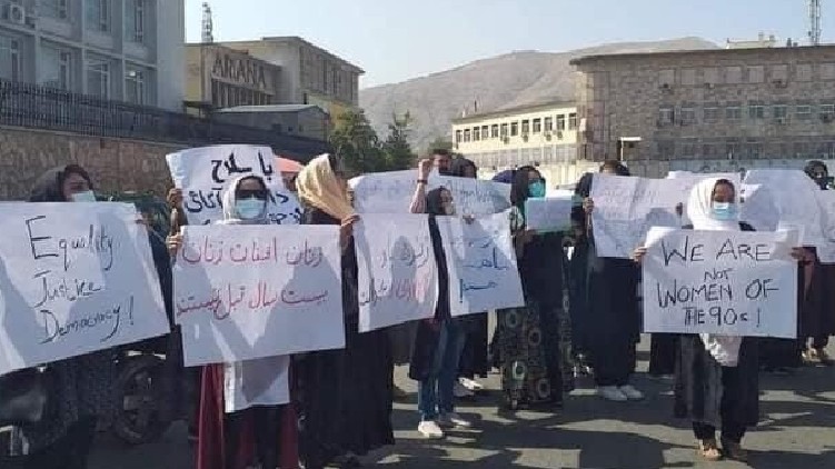 Women Kabul march rights