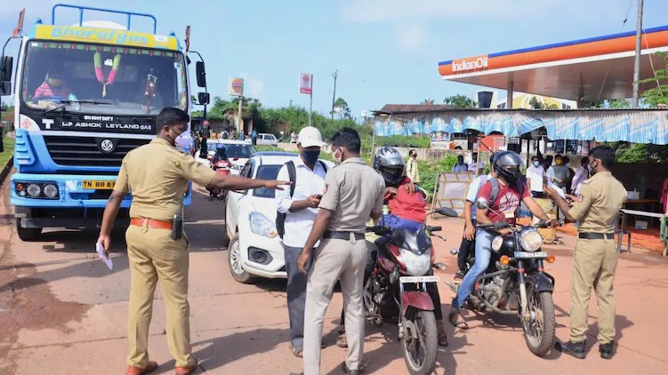 Karnataka public visit Kerala