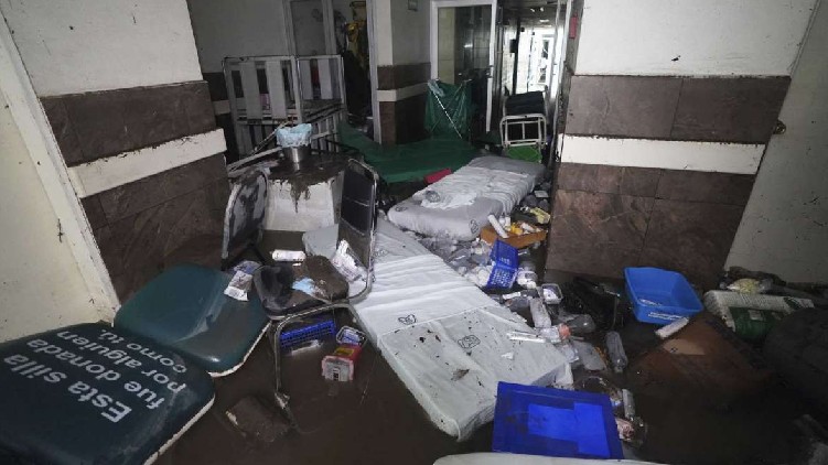 Mexico Patients die floods