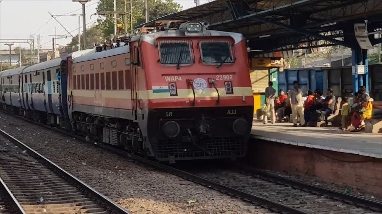 Robbery in Nizamudheen TVM Express