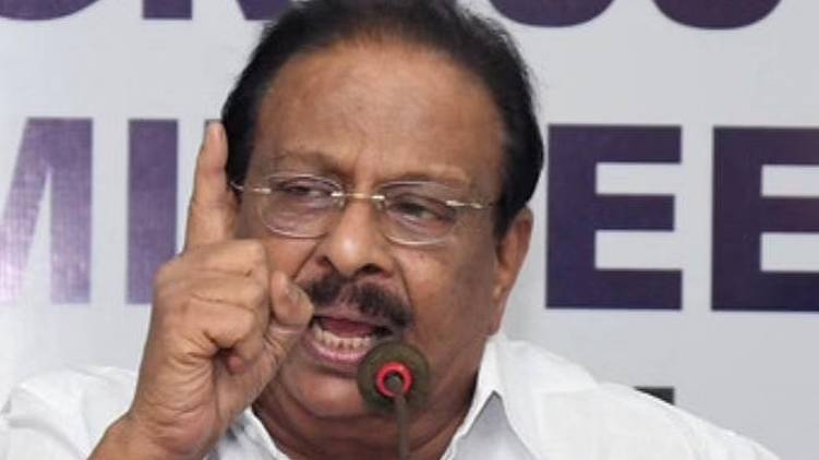 k sudhakaran warn dcc president