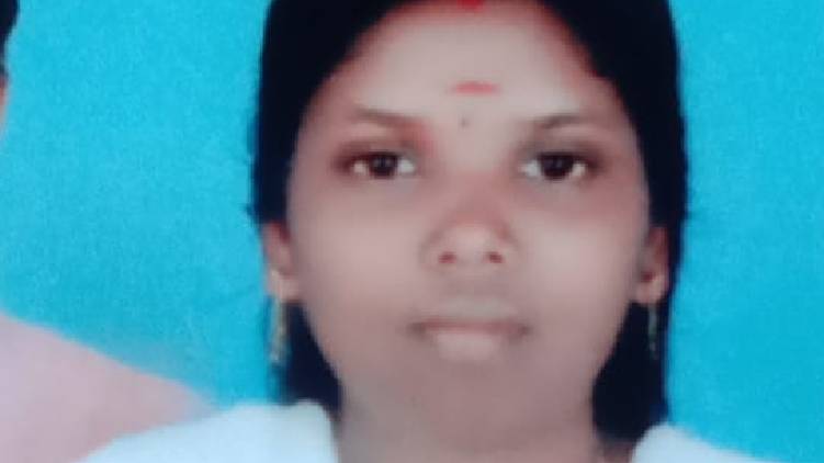 woman suicide in angamali