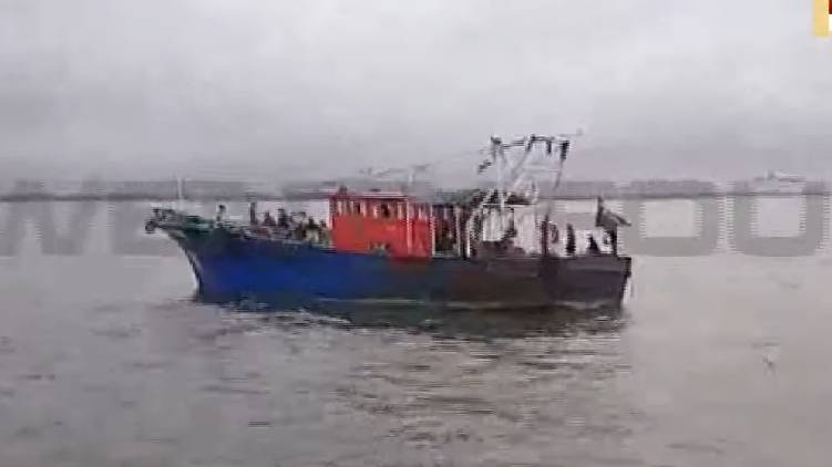 boat capsized vypin