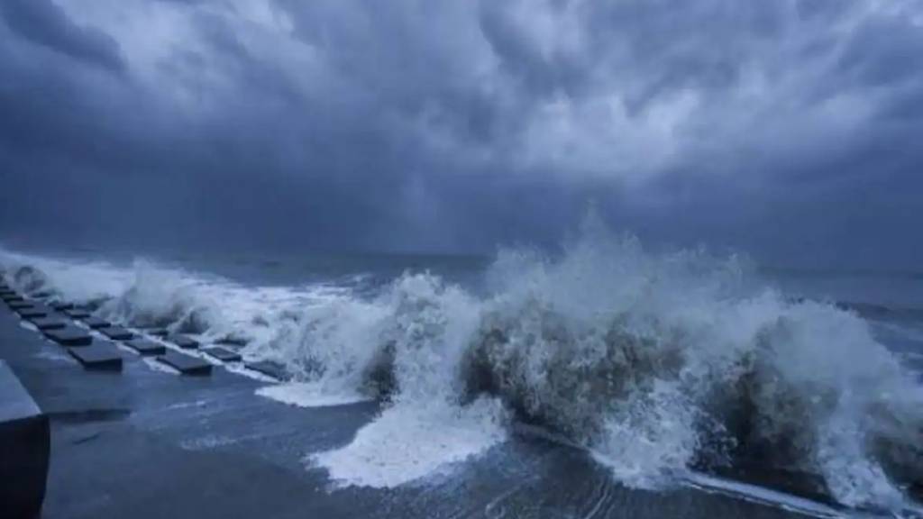 gulab cyclone two dead