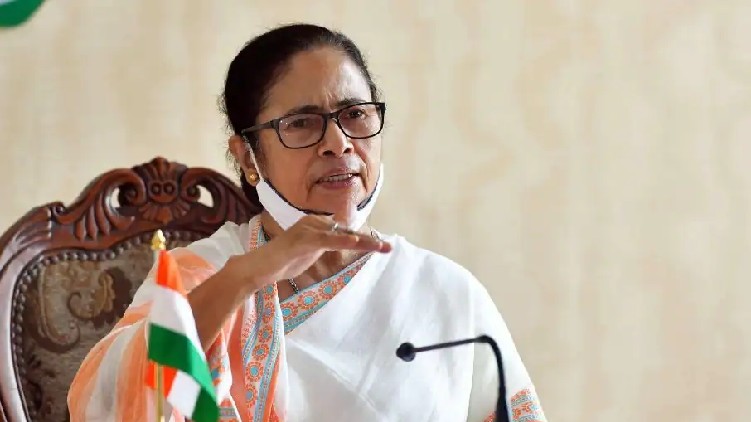 mamata banerjee moves to delhi