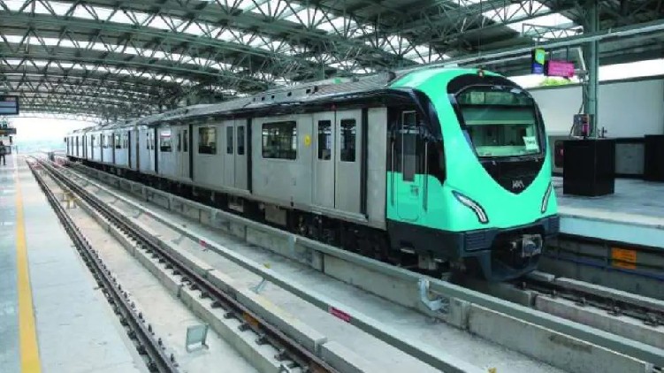 kochi metro service extended