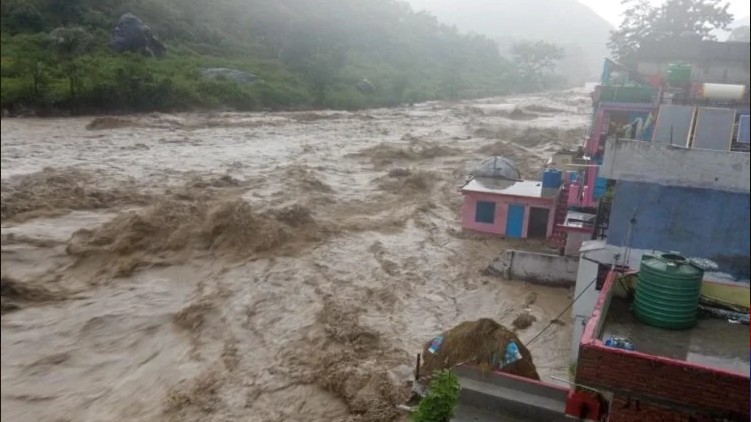 uttarakhand heavy rain dead