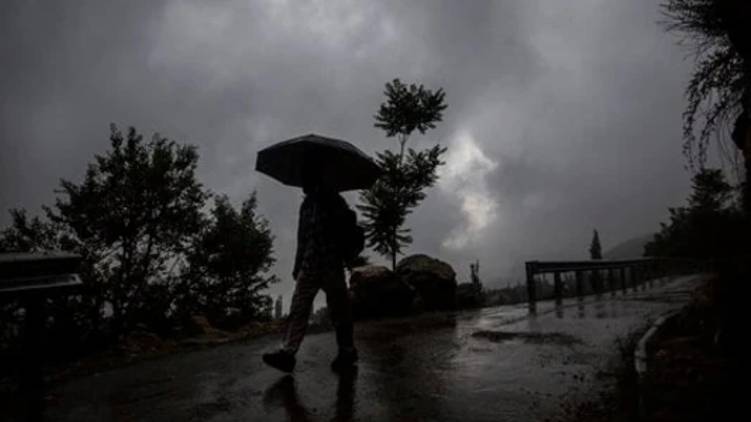 heavy rain lightening alert