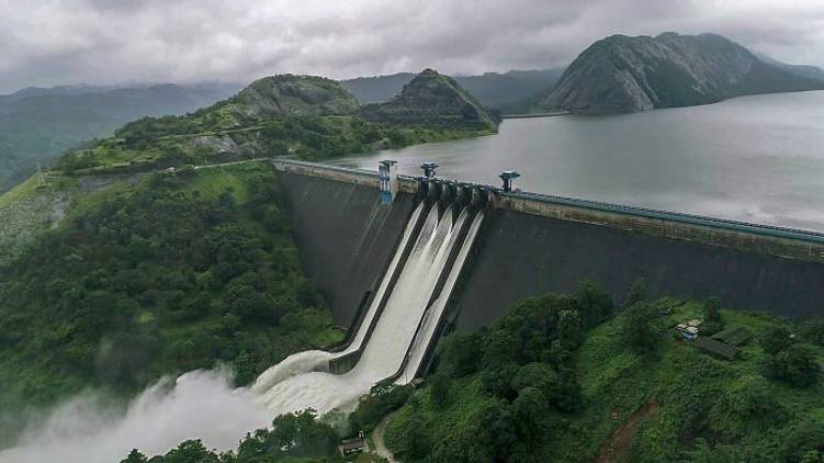 idukki dam water level rises